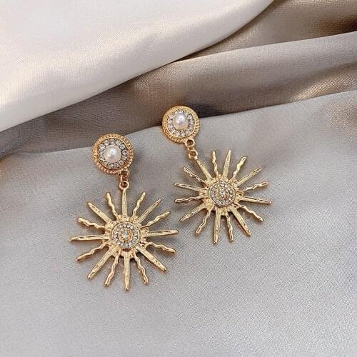 2021 New Fashion Temperament European And American Exaggerated Personality Pearl Sunflower Wild Tassel Earrings Women