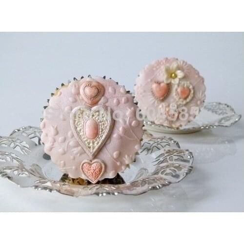 New 3D floral lace FILIGREE HEART EMBOSSED frame pendant Silicone Mould cupcake topper icing mold for Cake Decorating