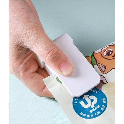 Portable Heat Sealer Plastic Package Storage Bag Mini Sealing Machine Handy Sticker and Seals for Food Snack Kitchen Accessories