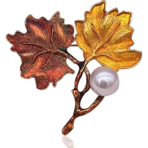 2021 Rushed New Brooches Broche Ancient Ways The Maple Leaf Brooch Female Corsage Pin Accessories Wholesale Gift Manufacturer