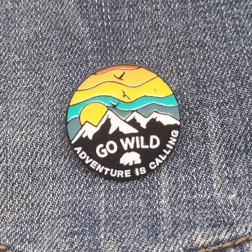 European And American Jewelry Student Wild Enamel Brooch Outdoor Adventure Brooch Snow Mountain Sunset Badge Lapel Pin Gift