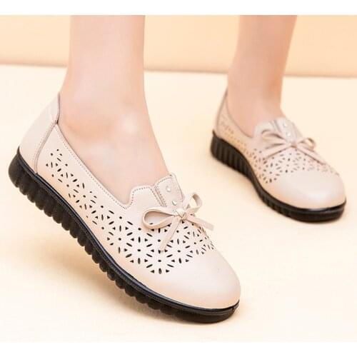 Middle-aged womens sandals soft sole comfortable non-slip mother shoes summer hollow breathable plus size womens sandals