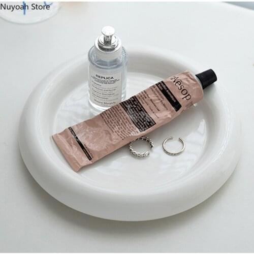 Pure White Ceramic Plate Household Storage Tray Living Room Coffee Table 8 Inch Fruit Plate Desktop Decoration Accessories