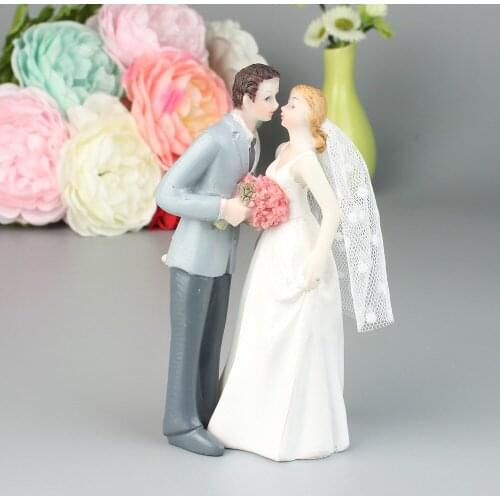 Wedding room decoration gift toy wedding scene props resin doll