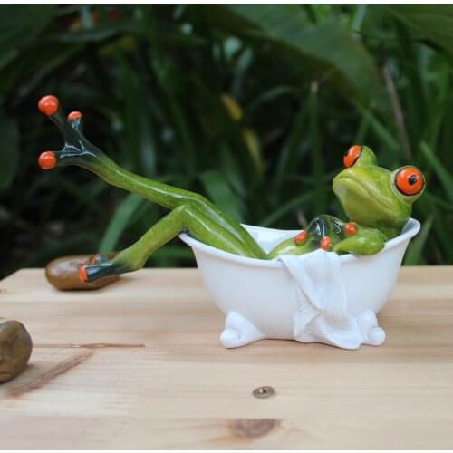 Funny Resin 3D Frog Bathtub Novelty Gifts Figurine Office Desk Decorative Crafts