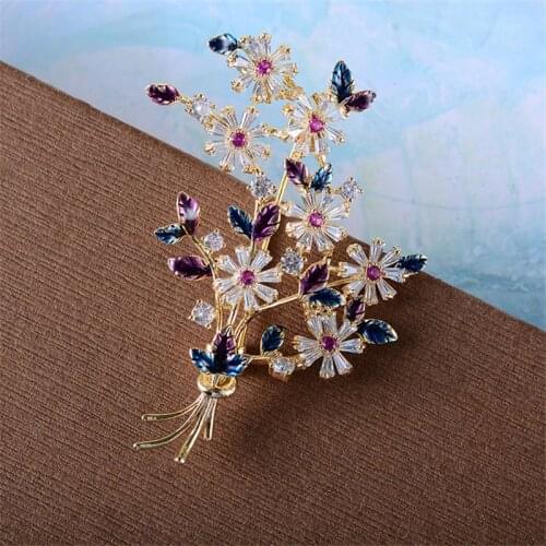 Vintage Leaf Enamel Pins Luxury Zircon Flower Brooches for Women Suit Pin Crystal Brooch Pins Accessories Jewelry Christmas Gift