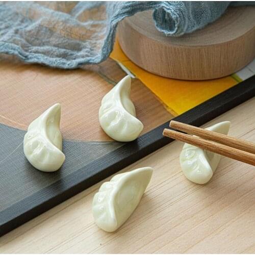 100pcs Ceramic Crafts Chopstick Rest Shelf Support Household Kitchen Tableware Simulation Dumplings Chopstick Holder Stand SN