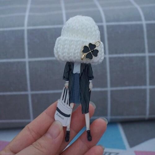 Woman cartoon icons Four-leaf clover acrylic badge kawaii brooch pins for clothes plastic brooch harajuku accessories decoration