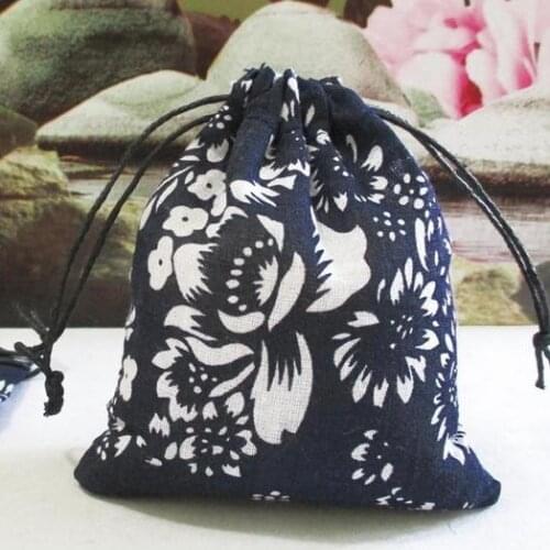 10pcs/lot 9.5cm*11.5cm Chines Style Blue and White Flower Drawstring Pouch Bag Ethnic Jewelry Bag Christmas Wedding Gift Bag