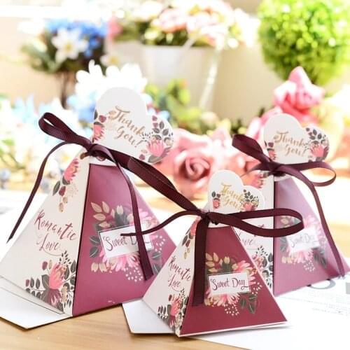 Triangular Pyramid Candy Box Paper Chocolate Packaging for Baby Shower Wedding Favors Gifts Box for Guests Party Supplies