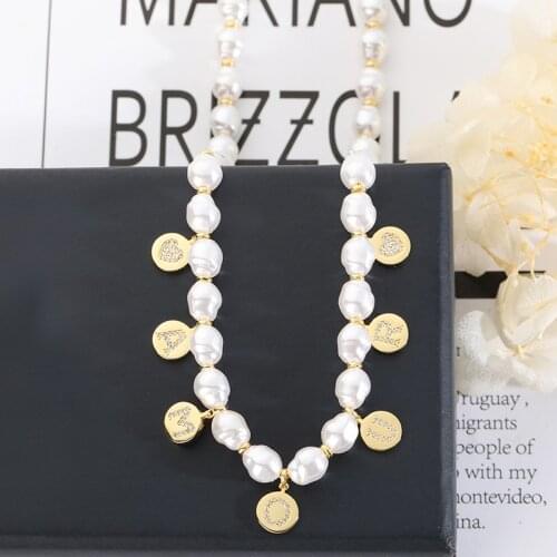 Fashion Pearl Choker Necklace Vintage Gold Color Round English Letter Pearls Neclaces Nice Gift For Women Valentines Day Zk35