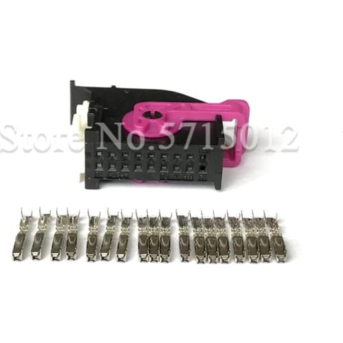 18 Hole 5Q0 972 718A Car ECU Socket Automotive Instrument Conenctor 5Q0972718A For VW GOLF Lamando