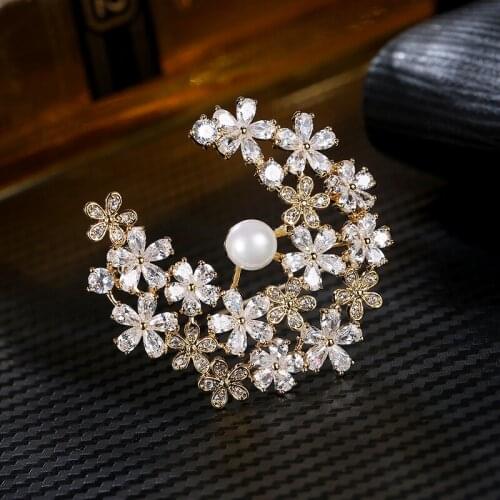 FYM 5 Colors Crystal Zirconia Flowe Brooch For Women Top Quality Gold color 8mm Simulated Pearls Brooch Pins Jewelry Accessories