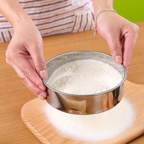 1PC Kitchen Fine Mesh Flour Sifter Professional Round Stainless Steel Flour Sieve Strainer Sifters Shakers Best for Baking 65gD