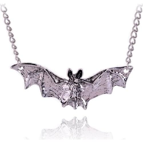 Cool Bat Necklace Woman Man Necklace Jewelry Halloween Gothic Animal Pendant Necklace Men Punk Statement Jewelry Accessories
