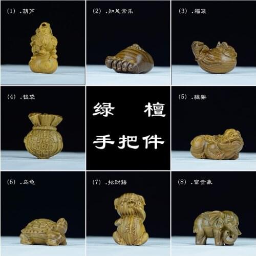 Green sandalwood hand piece of wood carving creative small play pendant necklace pendant wood crafts animal ornaments fragrance