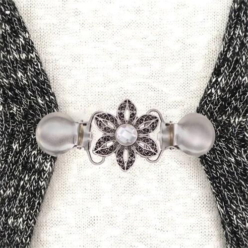 1pcs New Flower Shirt Collar Clip Cardigan Holder Sweater Shawl Clip with Duck mouth Clothing Pins Sewing Clips for Suspenders