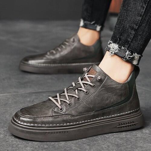 New style outdoor fashion casual sports mens shoes Korean fashion casual board shoes trendy mens essential shoes