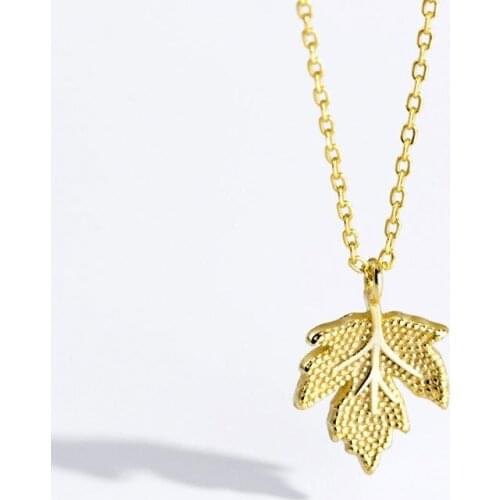 925 Sterling Silver Chain Necklace Exquisite Maple leaf Pendant Clavicle Necklace for Women Simple Fashion Jewelry