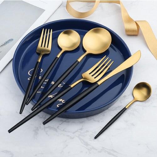 SOLEDI Dinnerware Sets