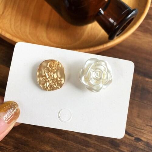 Retro Temperament Lady Flower Plant Earrings Matte Gold White AB Design Rose Metal Earrings Beautiful Girl Dating Jewelry