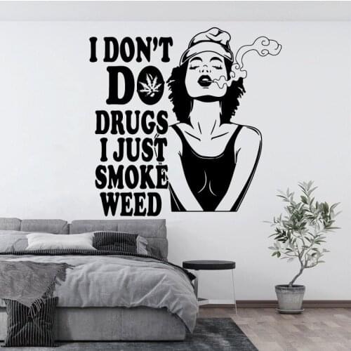 Sexy girl smoking tobacco leaf decal beauty salon tattoo studio bar party room living room bedroom decoration vinyl wall sticker