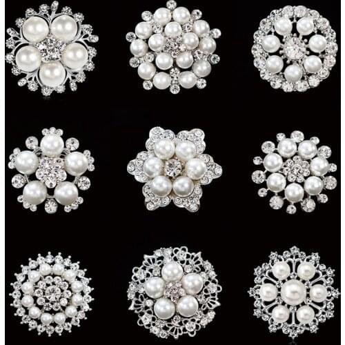 Crystal Diamante and Imitation Pearl Brooches Fashion Flower Plant Brooch Pins Jewelry Gifts For Women in Assorted Designs AA0