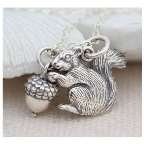 Fashionable Cute Squirrel Acorn Pendant Necklace Antique Silver Color Charm Jewelry Creative Gifts For Couples And Friends