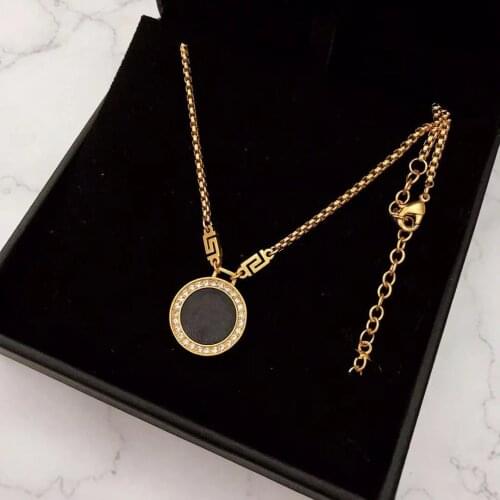 FLabyrinth diamond necklace female European and American temperament retro light luxury clavicle chain