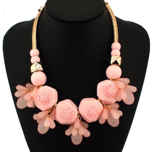 Fashion Big Irregular Resins Flower Beads Pendants Necklaces Choker Statement Necklaces For Women Dress Luxury Jewelry