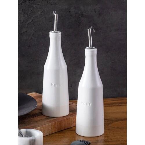 Kitchen Oiler Leakproof Household Oil Dispenser Bottle Soy Sauce Vinegar Bottle Seasoning Pots Gravy Boats Ceramic Oil Pot LB468