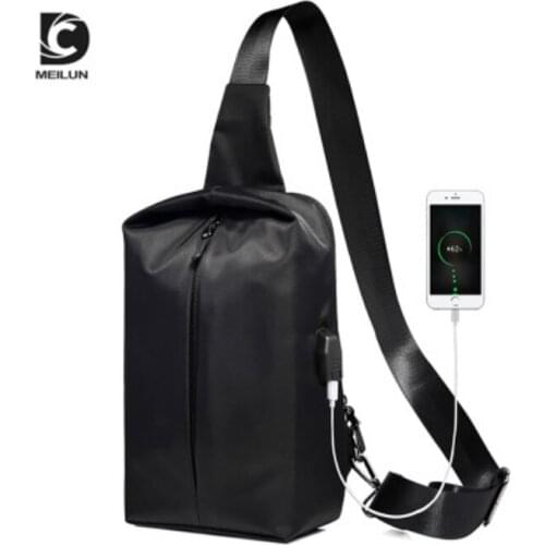 Casual mens chest bag simple travel Single Shoulder Messenger Bag multifunctional USB charging waterproof single shoulder bag