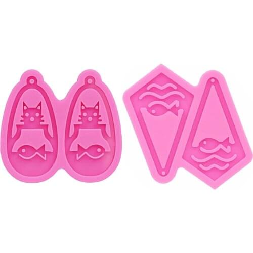 DIY Catfish Hollow Keychain Silicone Epoxy Mold DIY Keychain Pendant Jewelry Crafting Mould for Christmas Gift Craft