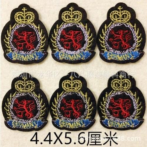 100pcs/lot Embroidery Patches Clothing Decoration Accessories Cute Animals Red Lion Crown Heat Transfer Applique