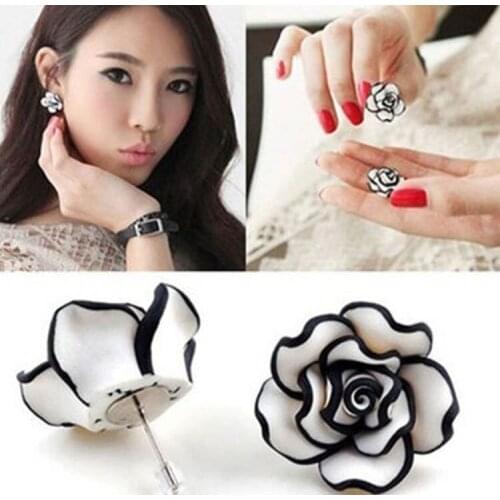 2019 New Fashion Black White Resin Rose Flower Stud Earrings Attract Ladies Girls Jewelry Accessories