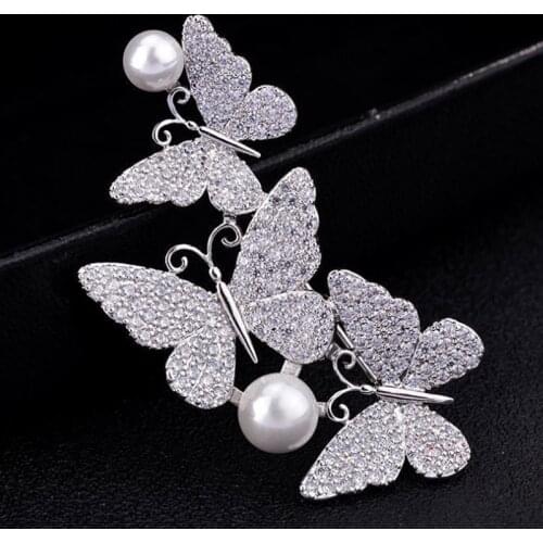 Zlxgirl Cute Classic Three butterfly copper brooch pins for Christmas gifts scarf Corsage Pins nice women pearl hijab accessory