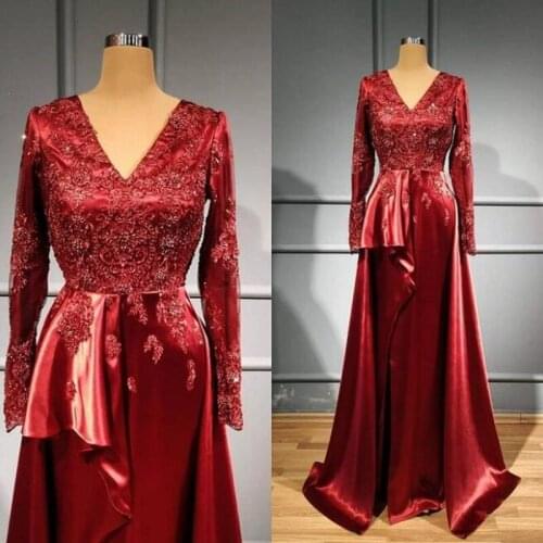 Red V Neck Lace Appliques Evening Gowns Saudi Arabia Long Sleeves Peplum Prom Dresses Zipper Back Robe De Soiree Formal Wear