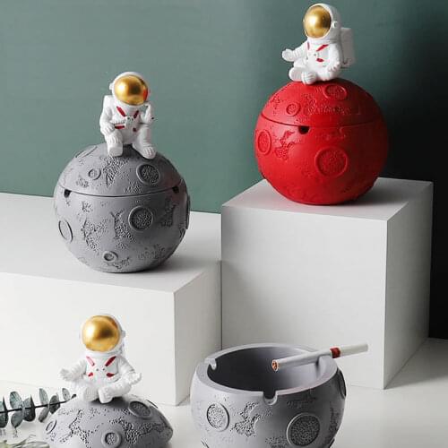 Fun cartoon space people moon ashtray Fashion shop living room decoration ashtrays