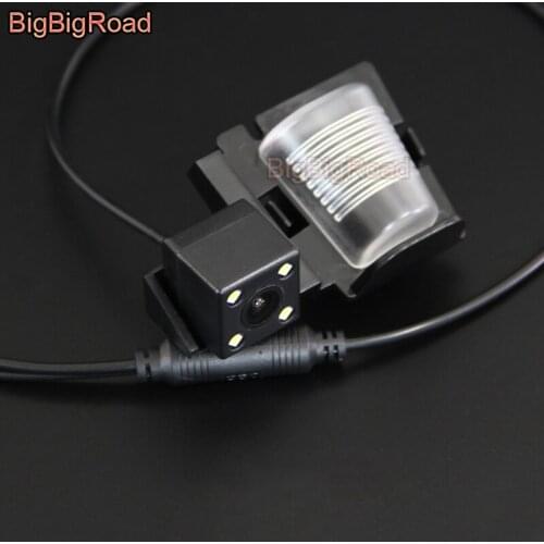 For Jeep Wrangler Rubico Sahara 2013 2014 2015 2016 2017 RCA Adapter Connector Rear view Reverse Camera Connect Original Screen