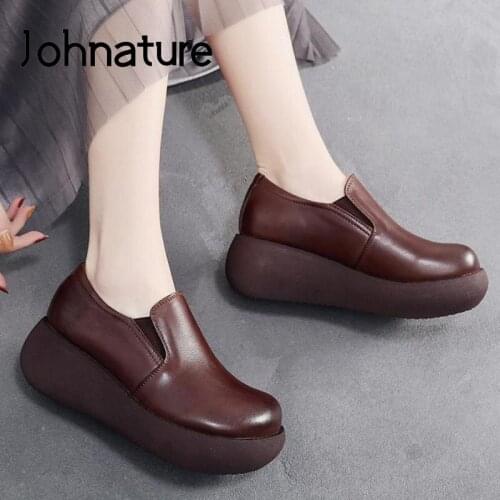 Johnature 2021 New Pumps Women Shoes Genuine Leather Spring/Autumn Retro Handmade Concise Round Toe Sewing Leisure Ladies Shoes