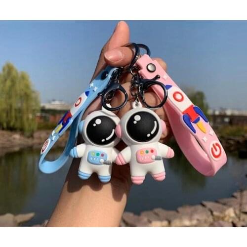 Cute Space Astronaut Rocket Planet KeyChain Spaceman Universe Metal Key Ring for Men Women Anime Car Accessories