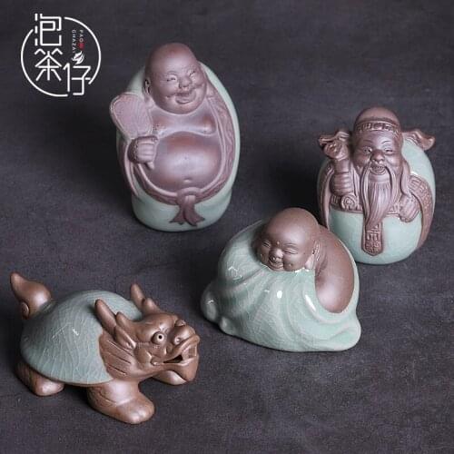 Elder brother kiln tea pet small place can raise personality ground ceramic tea accessories play in tea tea zen monks