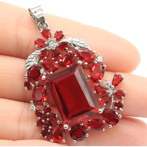 31x30mm Anniversary Swan Shape Green Tsavorite Garnet Cubic Zircon Ladies Daily Wear 925 Sterling Silver Pendant