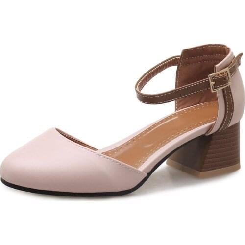 Spring and summer 2018 comfortable thick with the buckle with the size code 33-43 hollow student sandals tide 18531