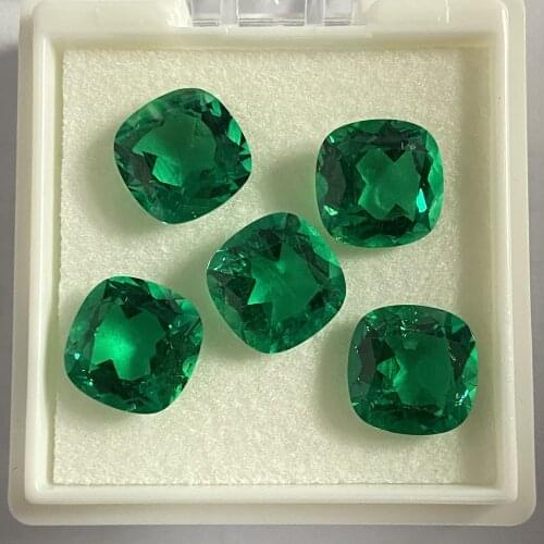 Cushion Shape 10x10mm 3.5 Carat Hydrothermal Colombia Green Emerald Gemstone for Ring Making