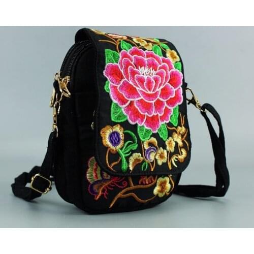 2019 Vintage Chinese National Style Women Bag Ethnic Shoulder Bag Embroidery Boho Hippie Tassel Tote Messenger