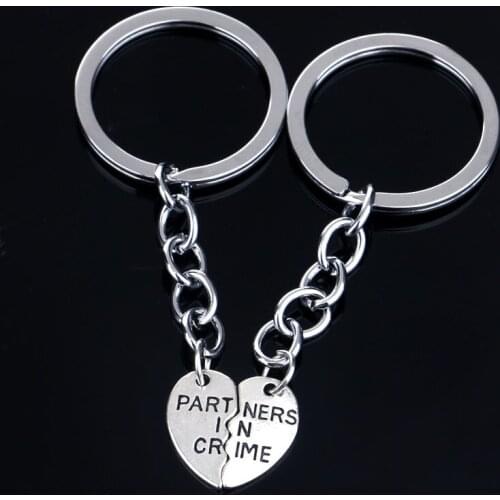 2pc Fashion Heart Partners In Crime Keyring Gifts Friend Women Men Keychain Souvenirs Key Ring Chain Jewelry Charm Friendship