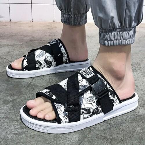 2021 Summer New All-match Fashion Non-slip Mens Slippers Outdoor Sandy Beach Chic Slippers for Male Thick Bottom Flip Flops Men