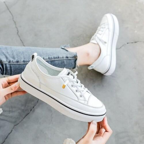 Womens flat-soled all-match thick-soled leather white shoes spring and autumn shallow mouth single shoes breathable soft-soled