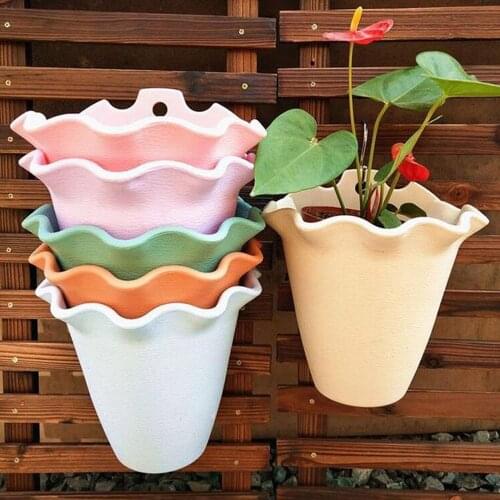 Flower Pots Resin Durable Wall-mounted Plastic Ruffled Edge With A Water Barrier And Leaking Holes Flowerpot